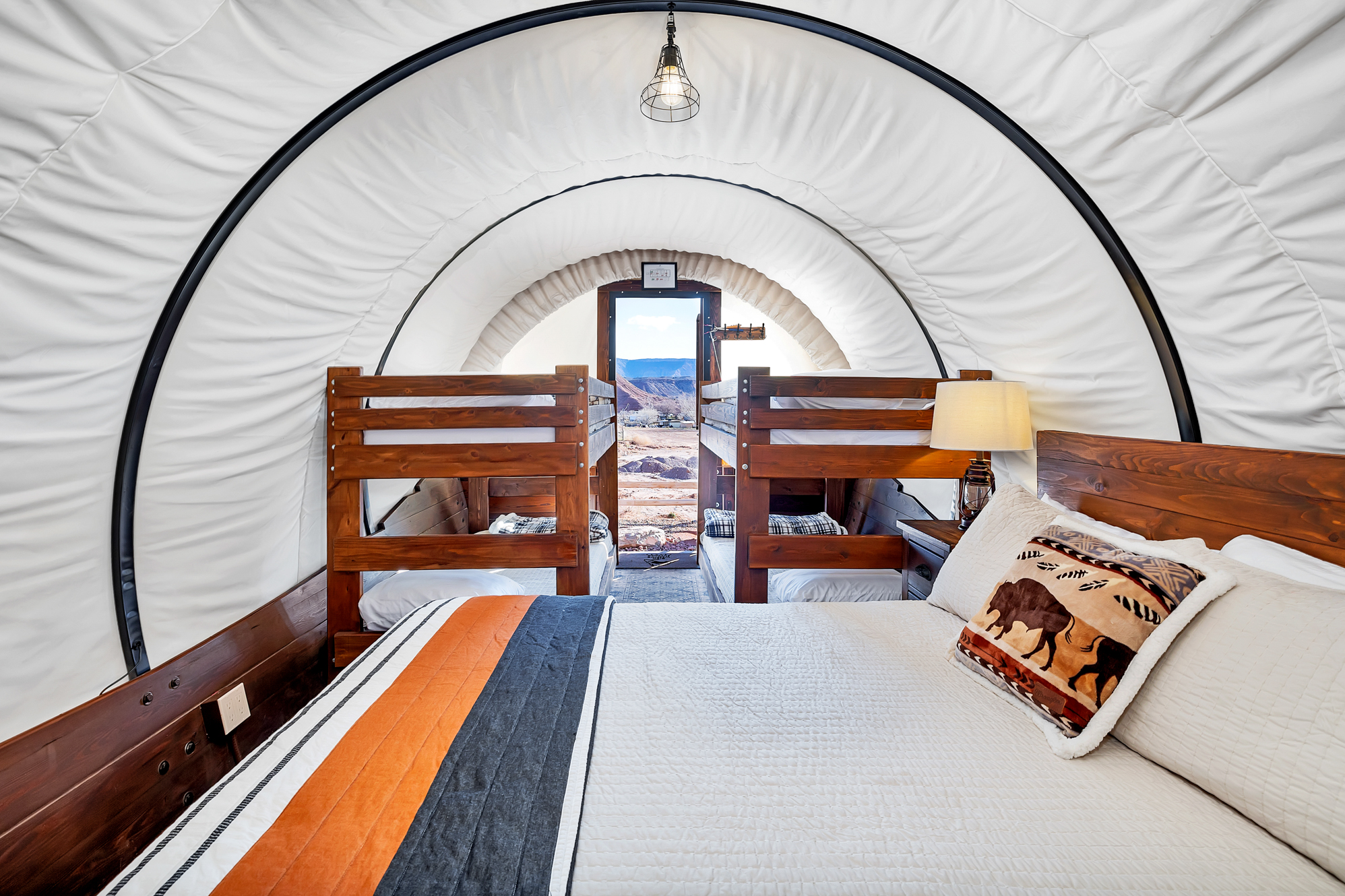 Zion Weeping Buffalo Resort - Covered Wagons